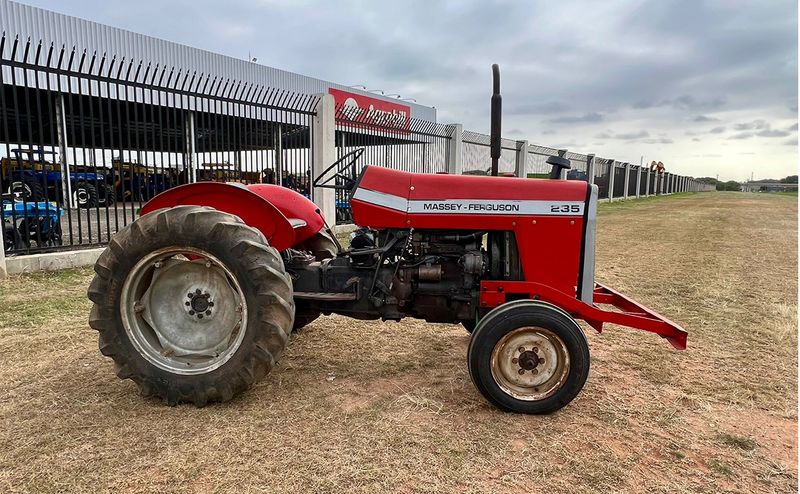 Trator-Massey-Ferguson-235-4x2-ano-1980_8