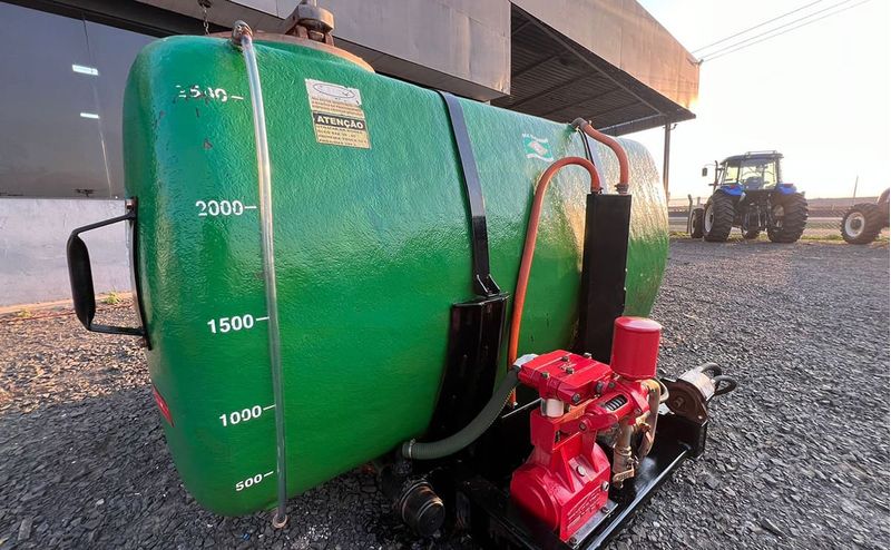 tanque-de-agua-2500-com-bomba-alta-pressao-fm-copling_8