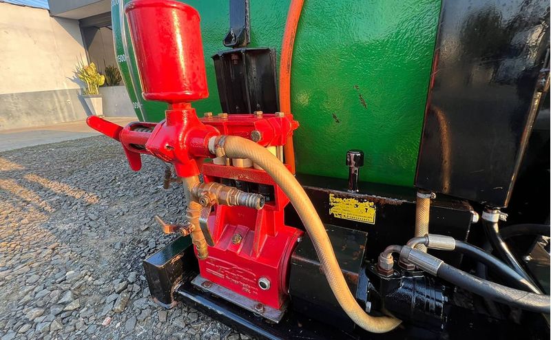 tanque-de-agua-2500-com-bomba-alta-pressao-fm-copling_1