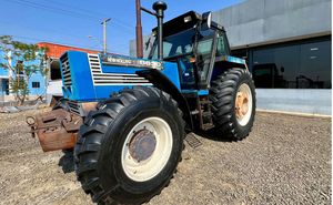 Trator New Holland 8630 4X4 Ano 1997 Cabinado