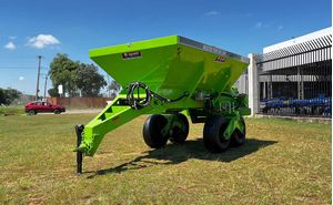 Distribuidor De Adubo E Calcario Master 7500 Dh S Br Piccin