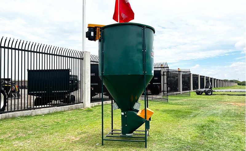 misturador-de-racao-mrp-1000-pinheiro-2.jpg