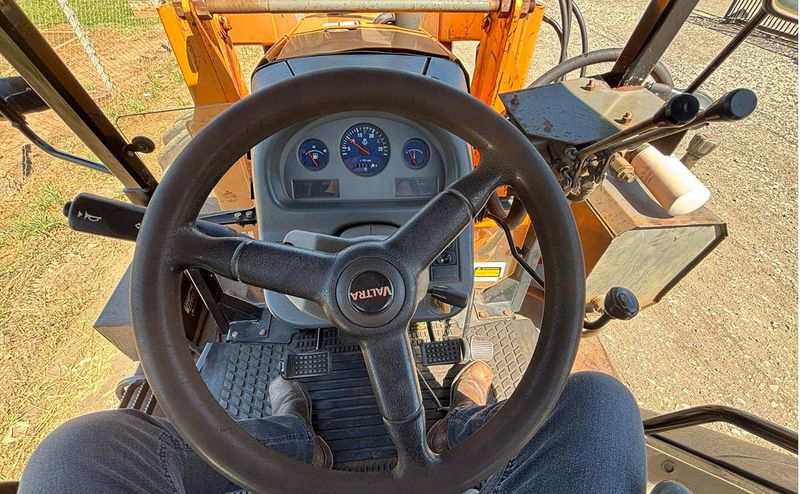 trator-valtra-bh-180-4x-4-2015-11.jpg