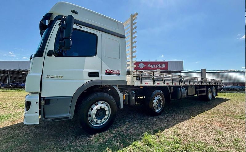 caminhao-mercedes-benz-atego-3030-bitruc-completo-7.jpg