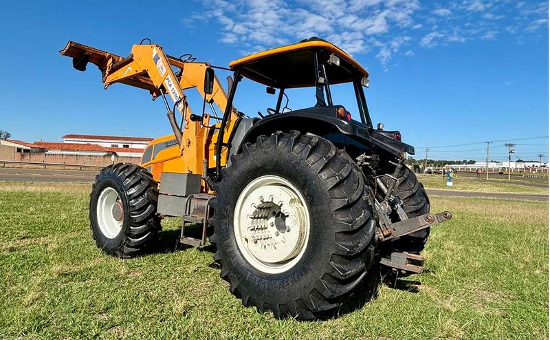 valtra-bh-180-4x4-ano-2015-14.jpg