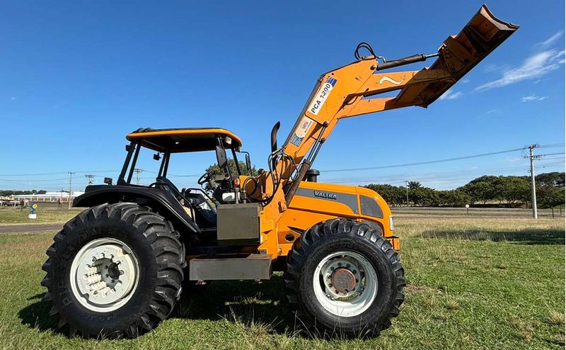 valtra-bh-180-4x4-ano-2015-11.jpg