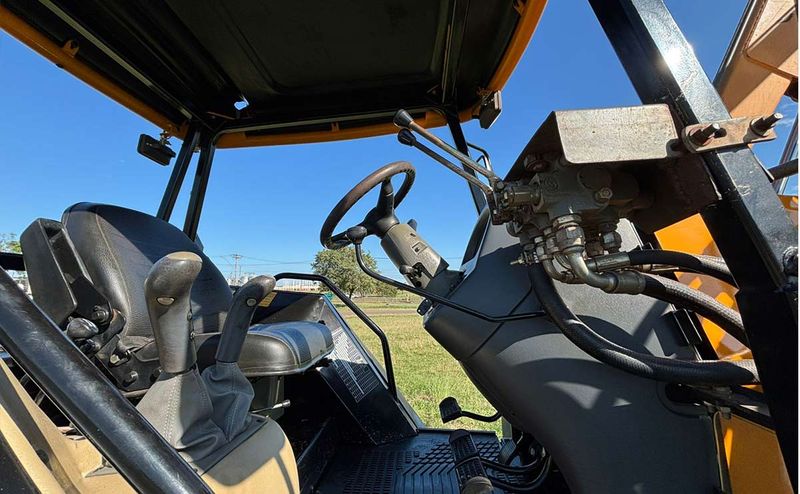 valtra-bh-180-4x4-ano-2015-7.jpg