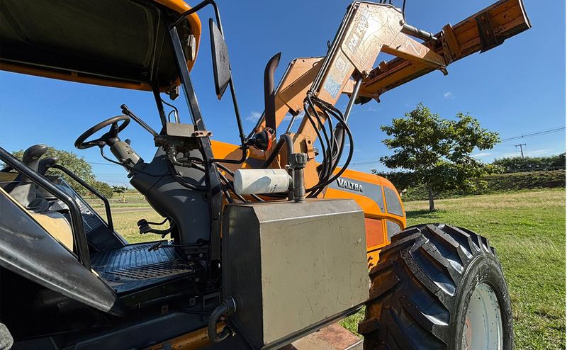 valtra-bh-180-4x4-ano-2015-1.jpg