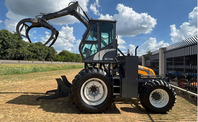 valtra-bm-100-4x4-9.jpg