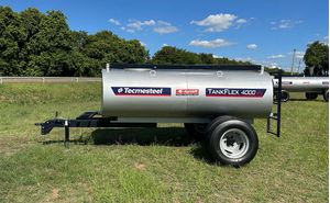 Tanque De Agua E Diesel Tankflex 4000 Litros Rodado Duplo Com Rodas E Pneus 7.5-16 Tecmesteel