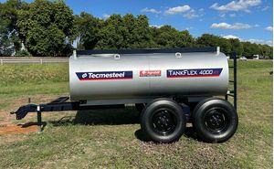 Tanque De Agua E Diesel Tankflex 4000 Litros Eixo Tandem Com Roda E Pneu 7.5-16