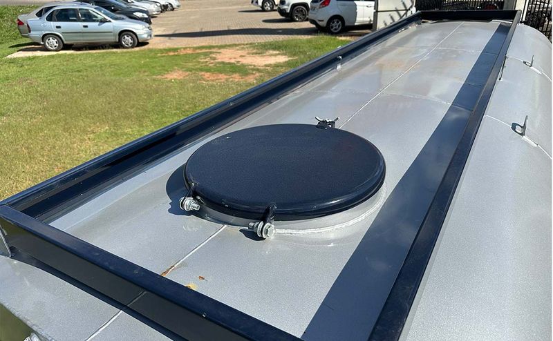 tanque-de-agua-oleo-diesel-tankflex-5000-eixo-simples-tecmesteel-8