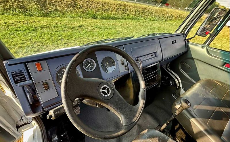 caminhao-mercedes-benz-modelo-710-no-chassi-branco-2
