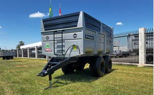 Carreta Agricola Basculante Cbtec 10000 Attack- 17M³- Tandem- Com Pneus 500/60X22.5- Tecmesteel